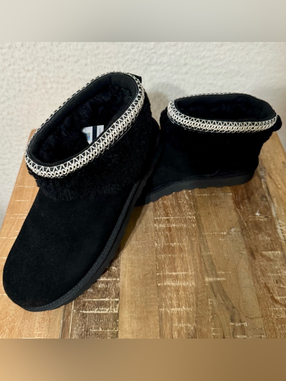 UGG Slipper Boots Black Suede UGGplush Lined Women’s Size 11 Cozy Slip On NWT